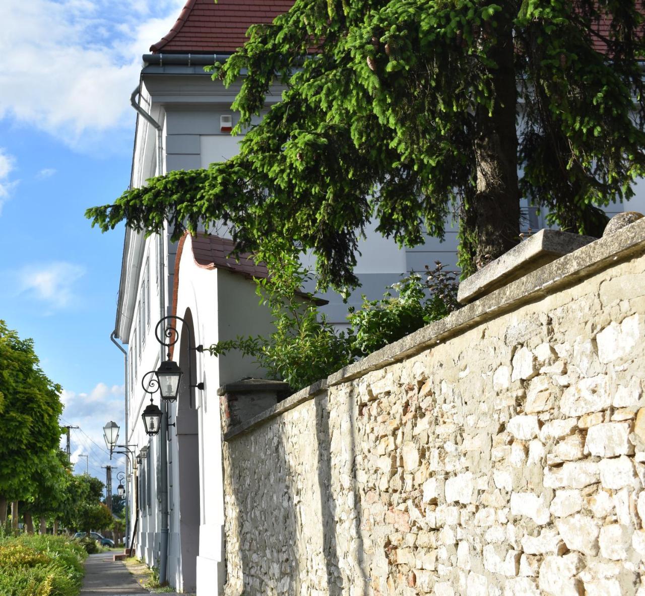 Bagolyvar Fogado- Ujfalusy Marton Vendeghaz Zirc Exterior photo